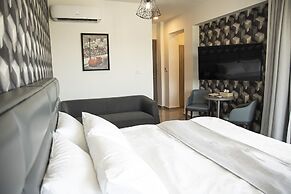 Jimmy's Suites