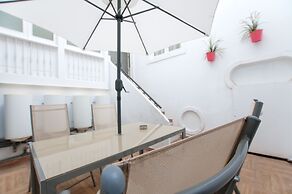 Triana Bella Suites