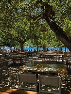 Zoe Seaside Resort