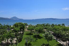 Zoe Seaside Resort