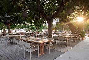 Zoe Seaside Resort
