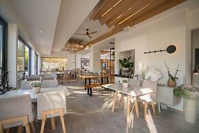 Zoe Seaside Resort