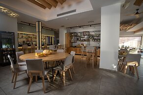 Zoe Seaside Resort