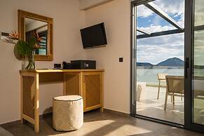 Zoe Seaside Resort