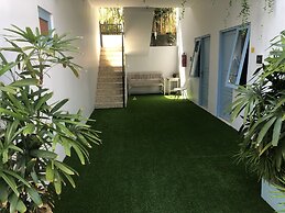 Gatsby Hotel and Hostel