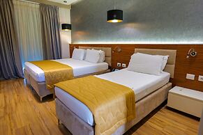 Lord Hotel & Restaurant at AutoStation
