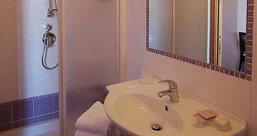 Hotel Clara