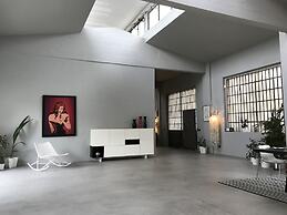 Loft Navigli with Private Garden