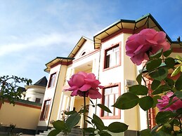 Chinor Garden Hotel