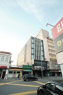 Capital O 91202 Wow Hotel