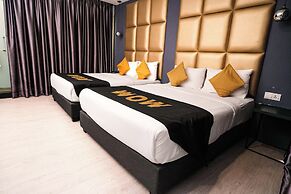 Capital O 91202 Wow Hotel