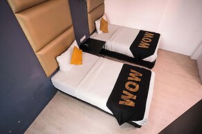 Capital O 91202 Wow Hotel