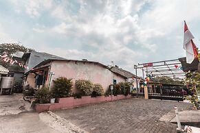 OYO 947 Angel Home Stay Syariah