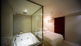 Gugi Hotel