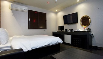 Gugi Hotel