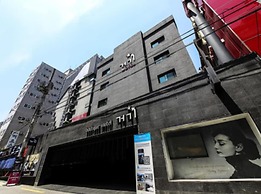 Gugi Hotel