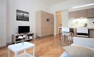 City Castle Aparthotel