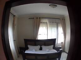 Emra Hotel