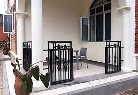 Emra Hotel