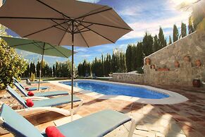 1055 Villa Cerrillo