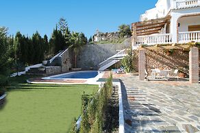 1055 Villa Cerrillo