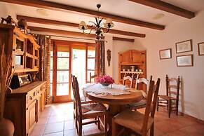 1055 Villa Cerrillo