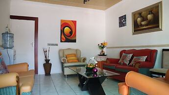 Roba Monakedi Guest Lodge