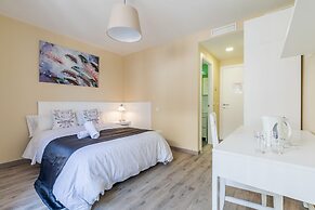 AYZ Villegas - Auto check-in property