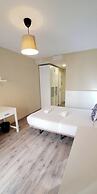 AYZ Villegas - Auto check-in property