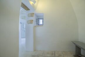 Trullo Grotta Cisternino by Typney