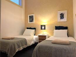 Charming Vintage Auto Check-in Flat in Baixa