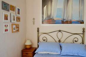 Central and Homely One Bedroom Flat