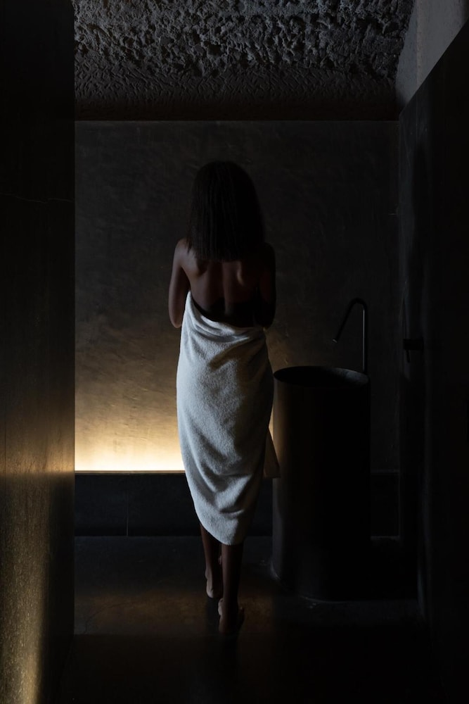 Hotel Scenario
