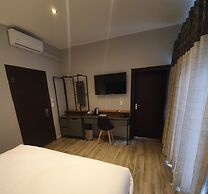 La Orchard Hotel