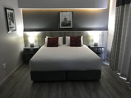 La Orchard Hotel