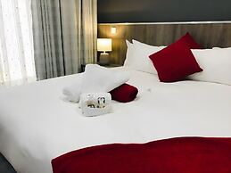 La Orchard Hotel