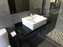 La Orchard Hotel