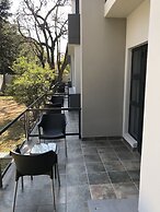 La Orchard Hotel