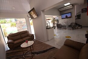Sirari Suites Hotel