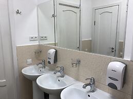 L-hotel