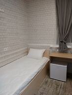 L-hotel
