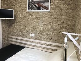 L-hotel