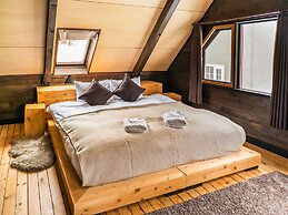 Momiji Lodge