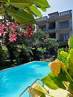 Surf Gangs Hotel