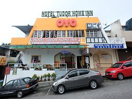 OYO 44029 Tudor Home Inn