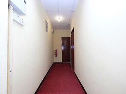 OYO 44029 Tudor Home Inn
