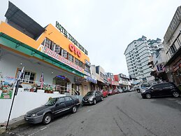 OYO 44029 Tudor Home Inn