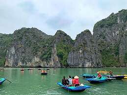 Dragon Bay Cruises