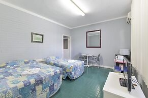 Platinum Motel