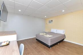 Platinum Motel